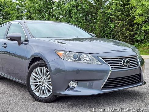 Used 2014 Lexus ES 350 w/ Luxury Package FWD image 2