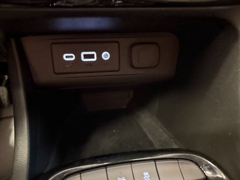 Used 2022 Buick Encore GX Preferred w/ Cold Weather Comfort Package image 16