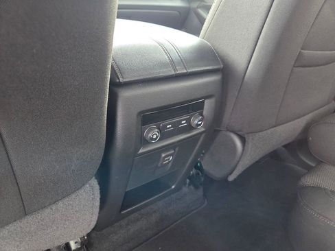 Certified 2023 Chevrolet Traverse LT image 9