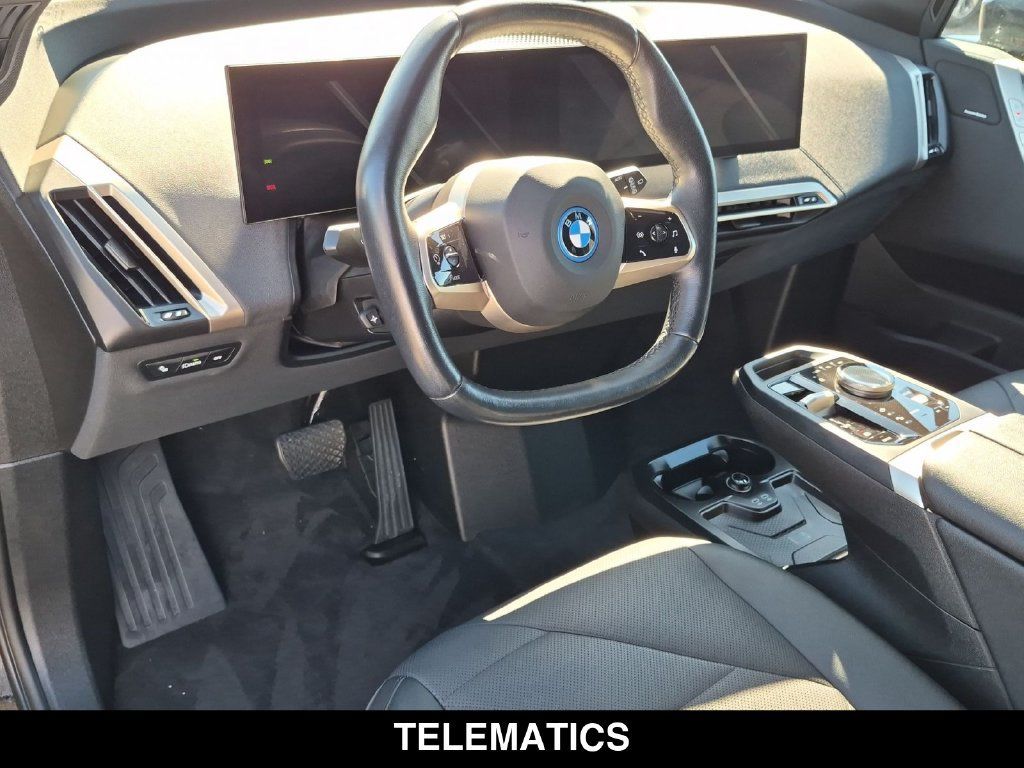 Used 2024 BMW iX xDrive50 w/ Premium Package AWD/4WD image 2