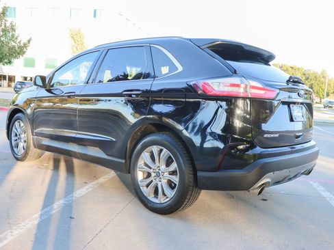 Used 2019 Ford Edge Titanium image 5