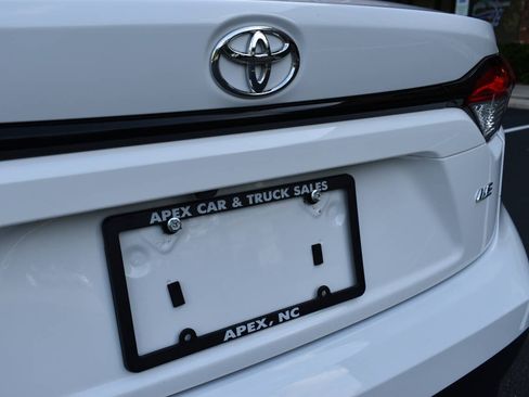 Used 2025 Toyota Corolla LE FWD image 31
