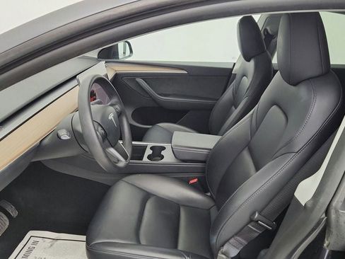 Used 2025 Tesla Model Y Long Range image 45