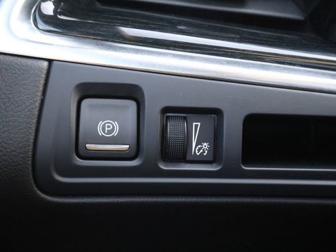 Used 2025 Cadillac XT5 Premium Luxury image 35