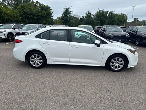 Used 2024 Toyota Corolla LE FWD image 8