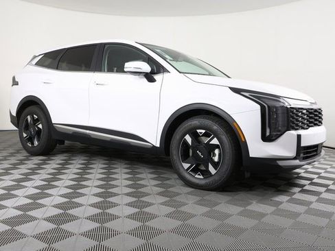 New 2026 Kia Sportage LX image 3