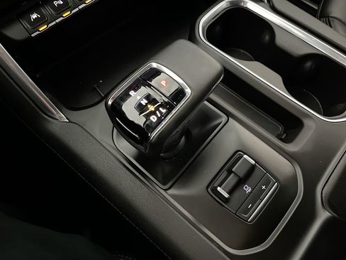 Used 2025 GMC Sierra 1500 Denali AWD/4WD image 17