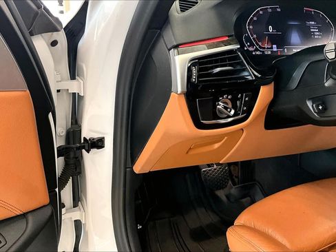 Used 2020 BMW 530i w/ Premium Package RWD image 29