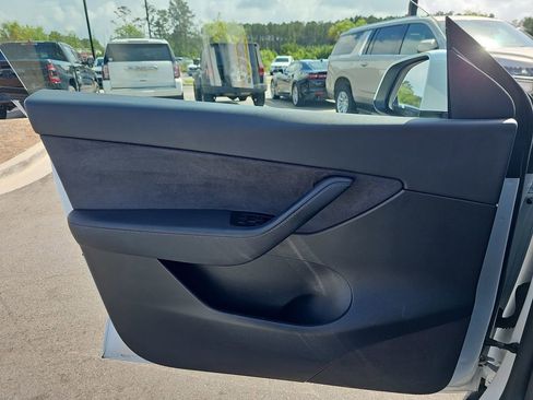 Used 2020 Tesla Model Y Long Range AWD/4WD image 32