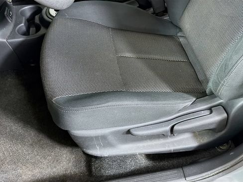 Used 2017 Nissan Versa SV FWD image 21