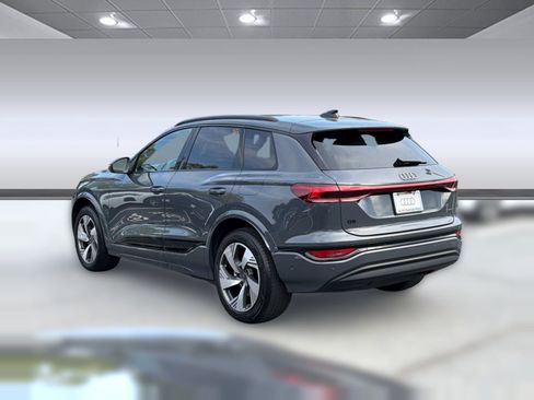 Used 2025 Audi Q6 e-tron Premium Plus w/ Premium Plus AWD/4WD image 3