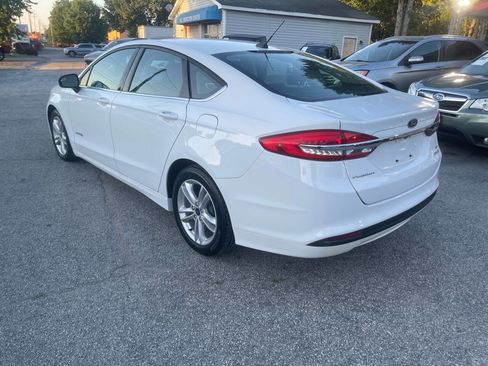 Used 2018 Ford Fusion SE FWD image 5
