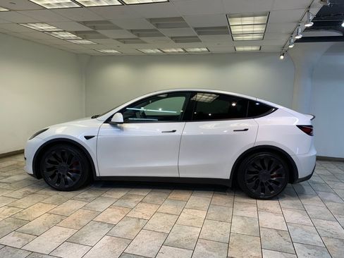 Used 2023 Tesla Model Y Performance AWD/4WD image 6