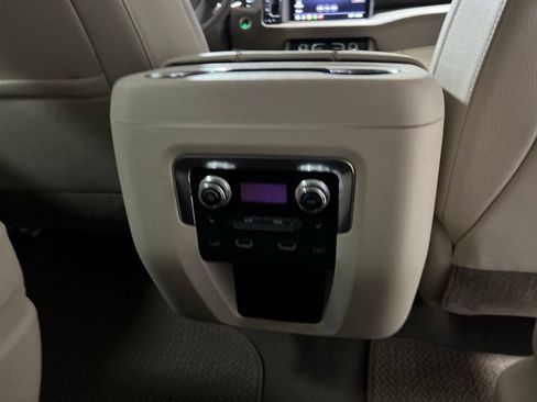 Used 2021 GMC Yukon Denali w/ LPO, Illumination Package RWD image 17