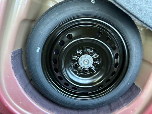 Used 2019 Toyota Camry LE image 16