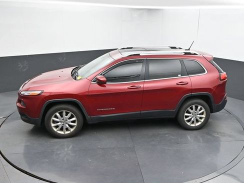 Used 2015 Jeep Cherokee Limited w/ Luxury Group AWD/4WD image 17