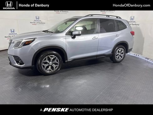 Used 2024 Subaru Forester Premium AWD/4WD image 1