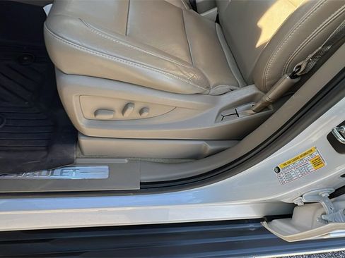 Used 2016 Chevrolet Suburban LTZ image 14