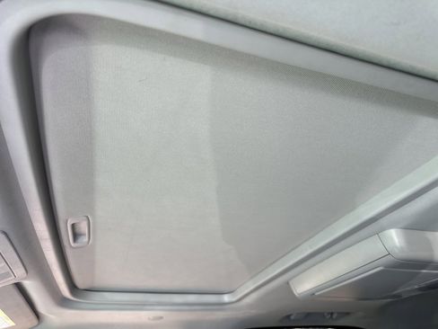 Used 2013 Cadillac Escalade Luxury image 18