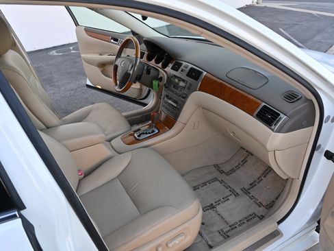Used 2005 Lexus ES 330 image 12