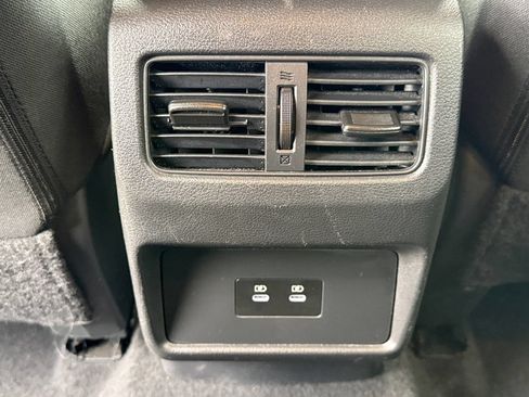 Used 2025 Nissan Rogue SV AWD/4WD image 36