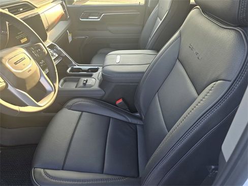 New 2026 GMC Sierra 2500 Denali w/ Denali Reserve Package image 17