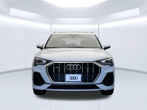 Certified 2023 Audi Q3 2.0T Premium w/ 19" Wheel Package AWD/4WD image 9