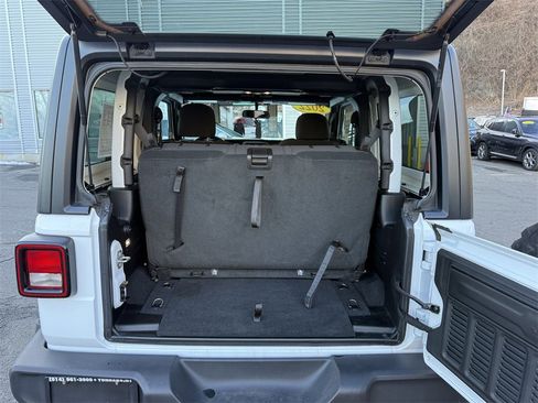 Used 2022 Jeep Wrangler Willys image 26