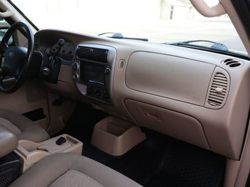 Used 2004 Ford Explorer Sport Trac XLS image 17