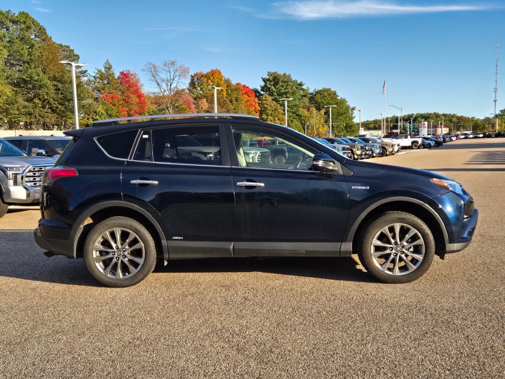 Used 2017 Toyota RAV4 Limited AWD/4WD image 7