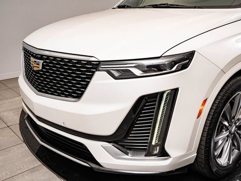 Used 2022 Cadillac XT6 Premium Luxury w/ LPO, Floor Liner Package AWD/4WD image 3