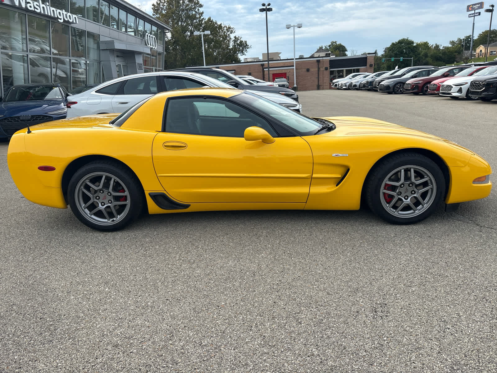 Used 2003 Chevrolet Corvette Z06 w/ Memory Package, 3 Drivers RWD image 3