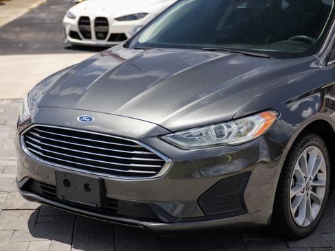 Used 2019 Ford Fusion SE FWD image 6