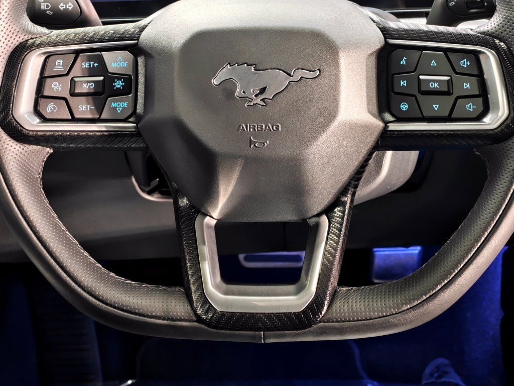 Used 2025 Ford Mustang Premium RWD image 6