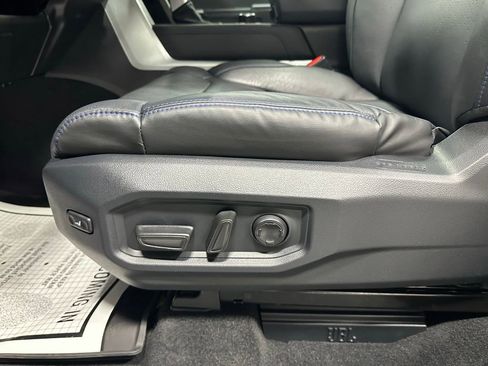 Used 2025 Toyota Tundra Platinum AWD/4WD image 12