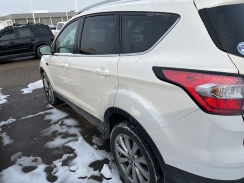 Used 2018 Ford Escape Titanium w/ Ford Safe & Smart Package image 9