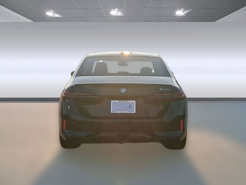 Used 2026 BMW 530i w/ M Sport Package RWD image 7