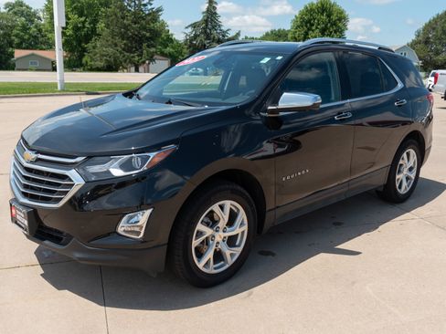Used 2021 Chevrolet Equinox Premier AWD/4WD image 5