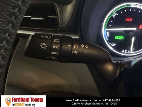 Used 2024 Toyota Sienna Limited AWD/4WD image 22