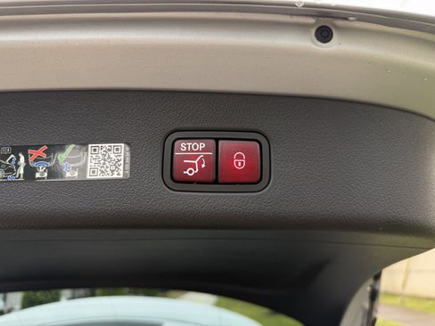 Used 2025 Mercedes-Benz GLC 43 AMG GLC 43 AMG image 17