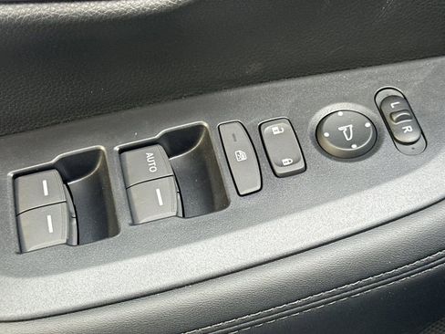 New 2026 Honda HR-V LX image 7