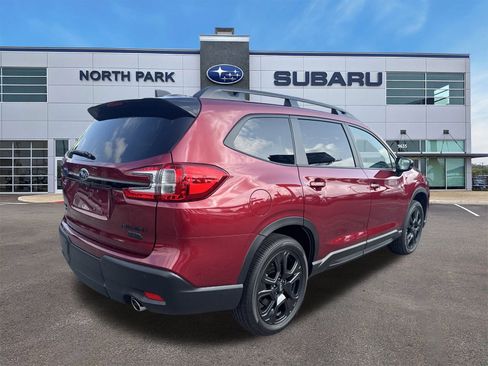Used 2025 Subaru Ascent Onyx Edition image 3