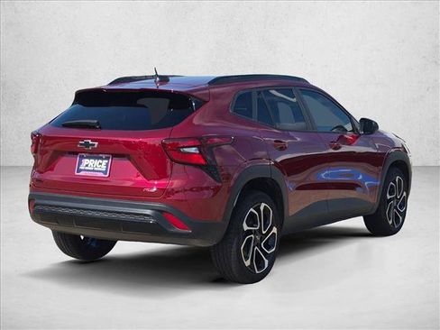 Used 2025 Chevrolet Trax RS FWD image 5