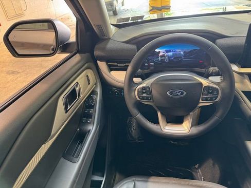 New 2025 Ford Explorer Active w/ Active Comfort Package image 13