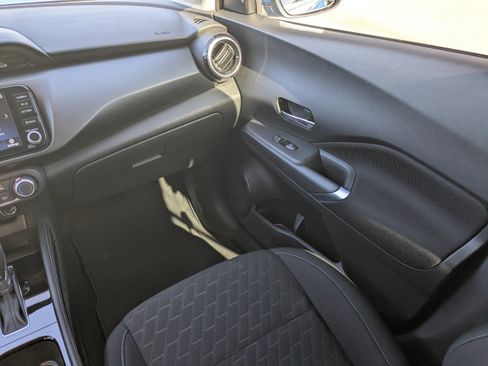 Used 2024 Nissan Kicks SV image 16