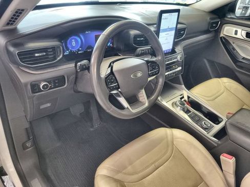 Used 2023 Ford Explorer Platinum w/ Technology Package AWD/4WD image 14