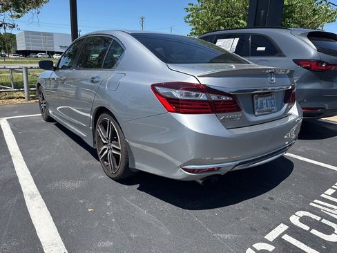Used 2017 Honda Accord Sport image 5