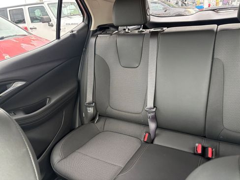 Used 2025 Buick Encore GX Preferred FWD image 38