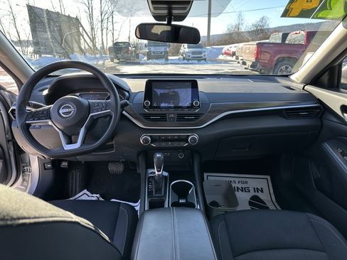 Used 2024 Nissan Altima 2.5 SV image 14