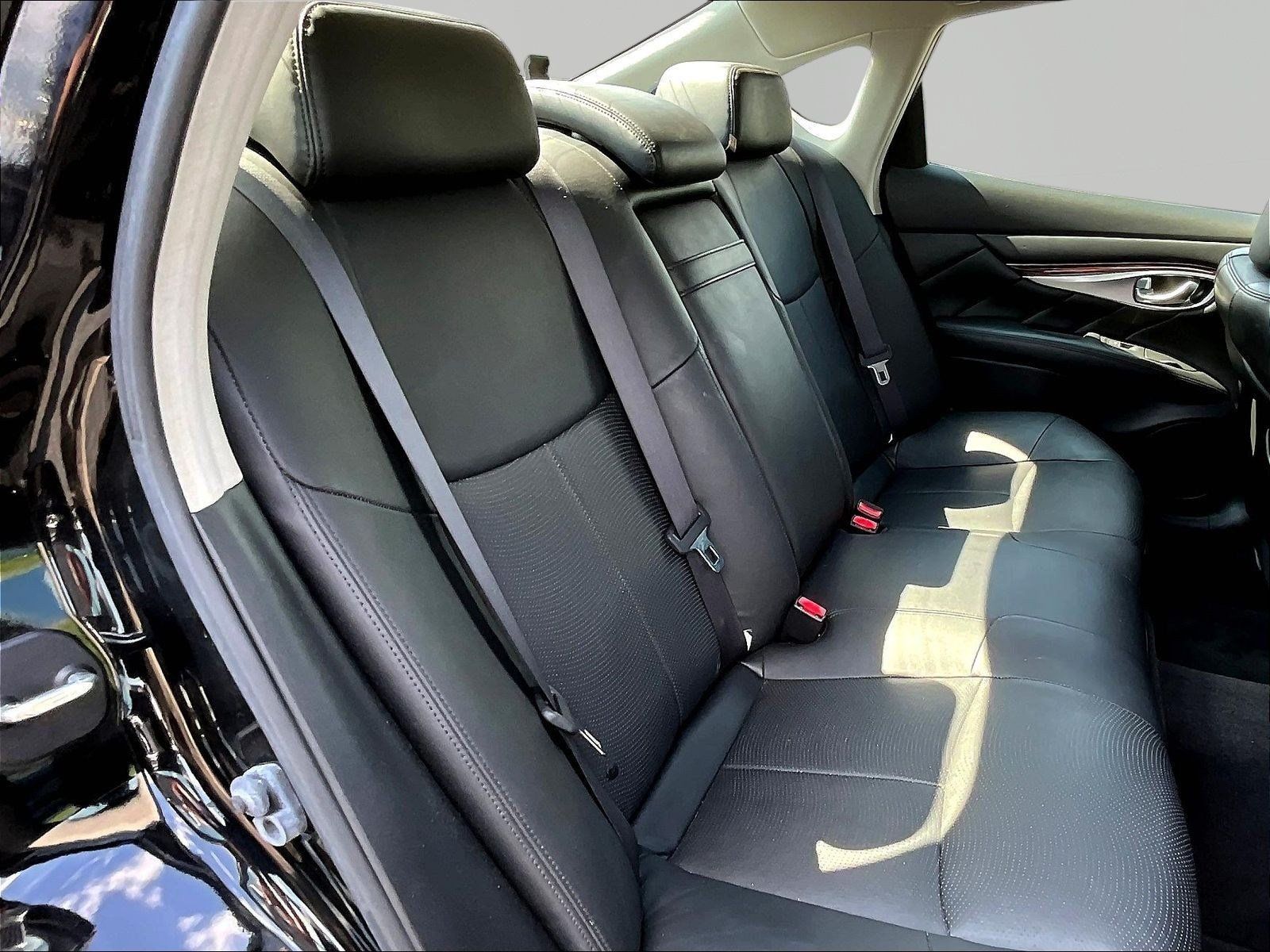Used 2017 INFINITI Q70 3.7 AWD/4WD image 23